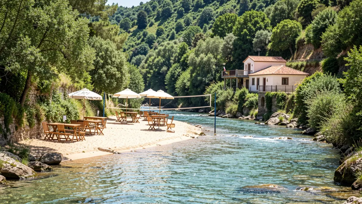 Valhelhas river beach with support facilities and Zêzere River.